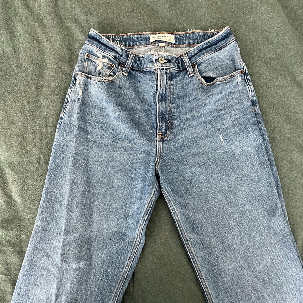 Abercrombie 90s Relaxed Fit High Rise Curve Love Jeans